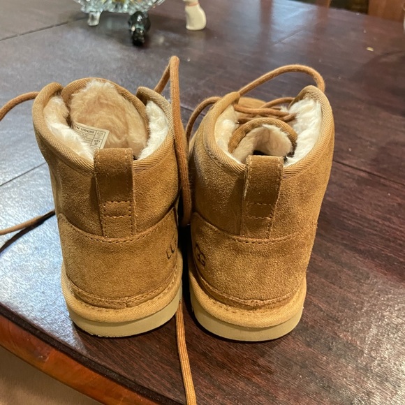 Uggs Neumel Chestnut. Wore once! - Picture 4 of 5